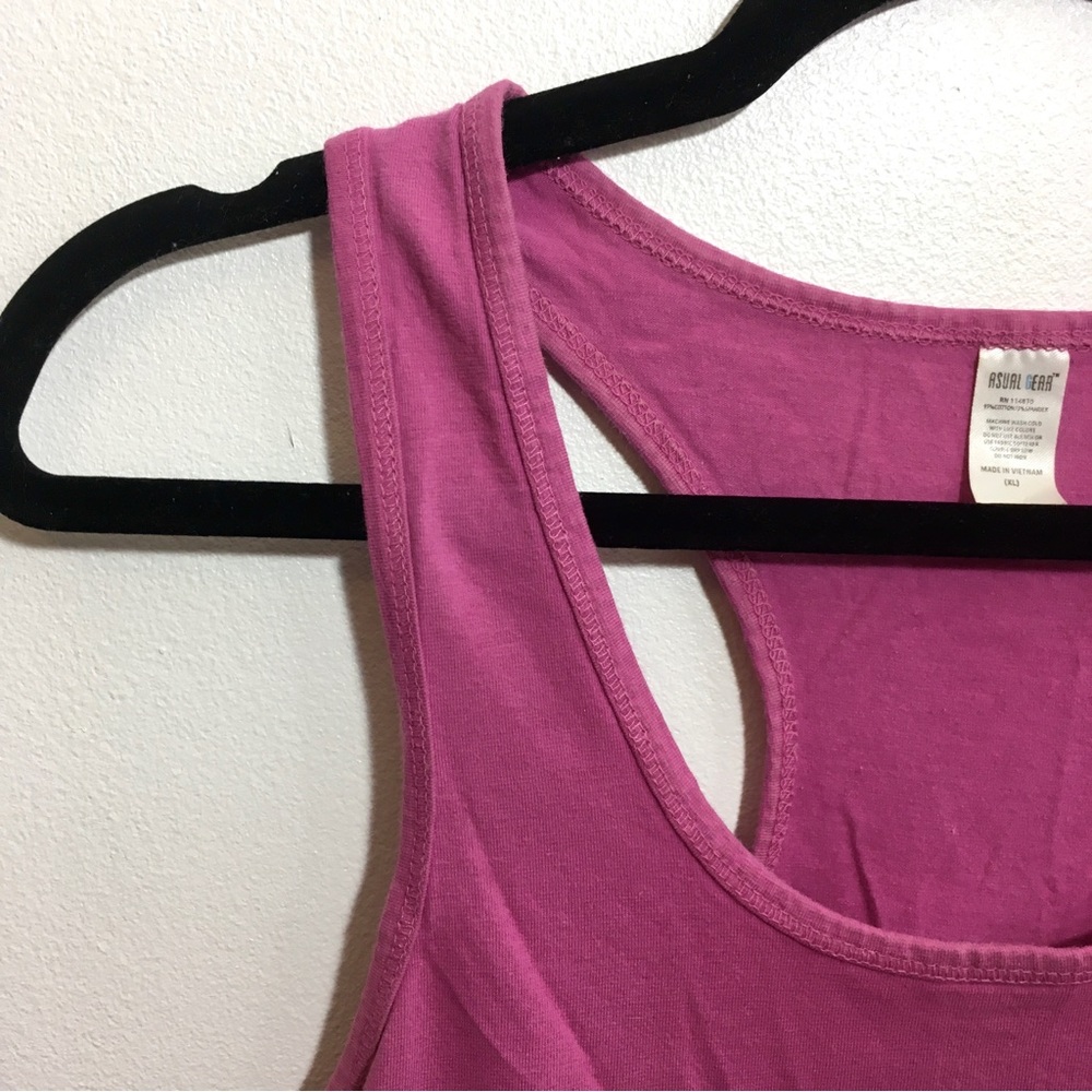 👟 Breathable Pink Racerback Tank Top - Picture 2 of 8